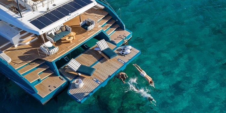 Catamaran Lagoon - Architect VPLP - Swiming